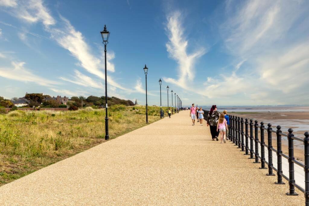A Charming, Spacious 2 Bedroom Apartment In Lytham Литам-Сент-Эннс Экстерьер фото