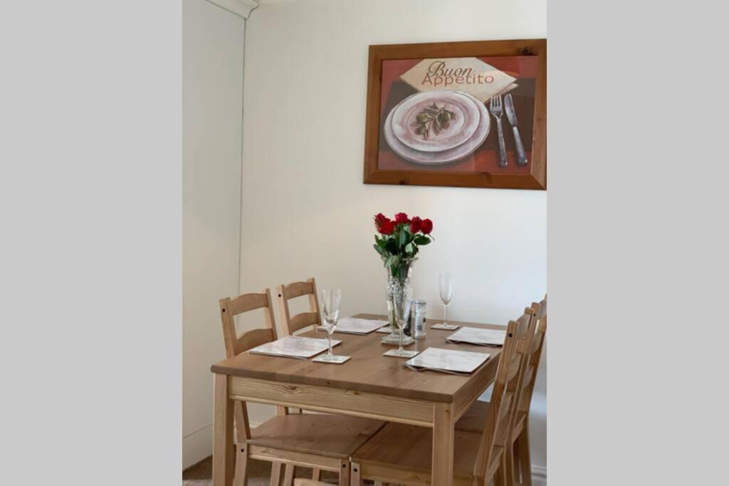A Charming, Spacious 2 Bedroom Apartment In Lytham Литам-Сент-Эннс Экстерьер фото