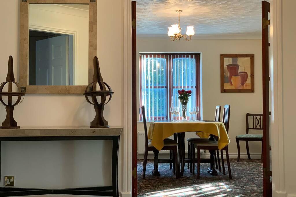 A Charming, Spacious 2 Bedroom Apartment In Lytham Литам-Сент-Эннс Экстерьер фото