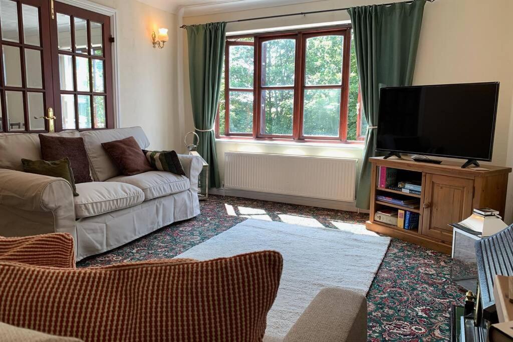 A Charming, Spacious 2 Bedroom Apartment In Lytham Литам-Сент-Эннс Экстерьер фото